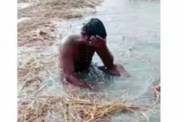 மழைநீரில் மூழ்கிய பயிர்கள் : கண்ணீர் விட்டு கதறி அழுத விவசாயி