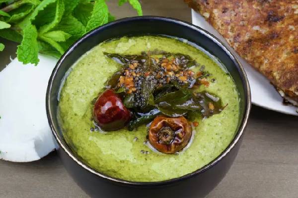 நாவூரும் சுவையில் கெட்டியான தேங்காய் சட்னி வேண்டுமா? | Coriander Coconut Chutney Recipe In Tamil