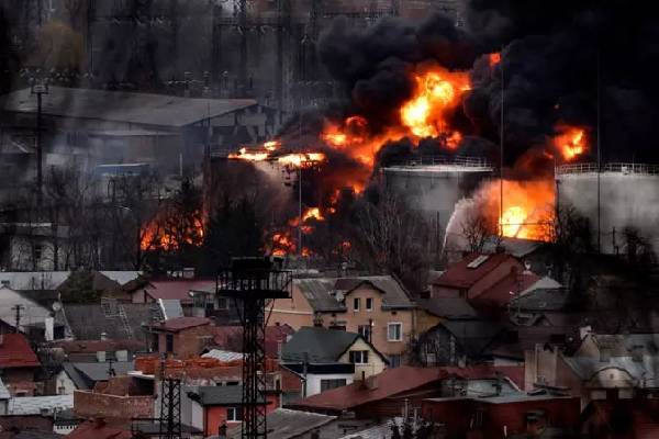 உக்ரைன் மீதான ரஷ்யாவின் தொடர் ஏவுகணைத் தாக்குதலில் ஐவர் பலி | Five Killed In Russia Missile Attack On Ukraine