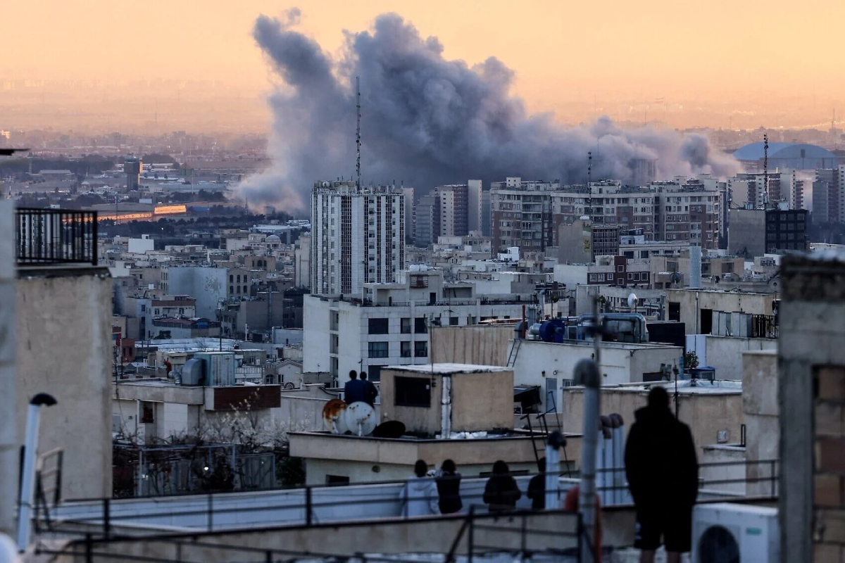 ஈரானிய புலானாய்வு பிரிவுகளை வேரறுக்கும் இஸ்ரேல் - ஏவப்பட்ட 5000 குண்டுகள் - IDF இன் மிரள வைக்கும் தகவல் | Idf Planning 1 2 Weeks Iran Ops Over 5 000 Bombs