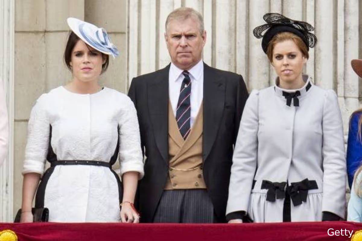 இளவரசிகள் இருவர் தங்கள் பட்டங்களை துறக்கவேண்டும்: மக்கள் விருப்பம் | Uk Peoples Wish Beatrice And Eugenie Resign Title