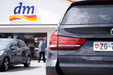 வெளிநாட்டில் விடுமுறையா? சுவிஸ் மக்கள் தெரிந்திருக்க வேண்டிய கொரோனா விதிமுறைகள்