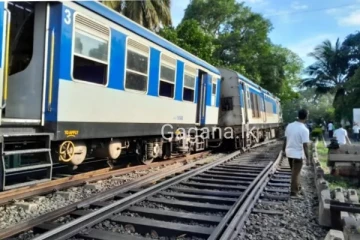 දුම්රිය මගීන්ට මෙන්න විශේෂ දැනුම්දීමක්.(PHOTOS)