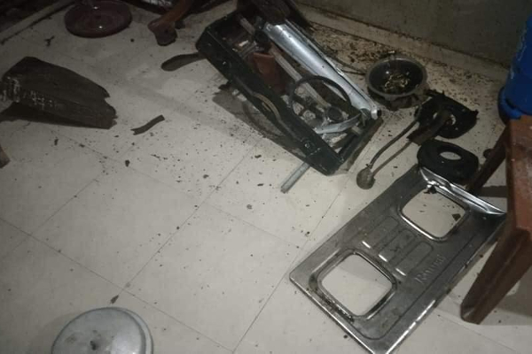 யாழில் இன்று அதிகாலை வெடித்துச் சிதறிய எரிவாயு அடுப்பு! மயிரிழையில் உயிர்தப்பிய பெண் (காணொளி) | Gas Stove Explodes Jaffna Morning யாழில் இன்று அதிகாலை வெடித்துச் சிதறிய எரிவாயு அடுப்பு! மயிரிழையில் உயிர்தப்பிய பெண் (காணொளி) | Gas Stove Explodes Jaffna Morning