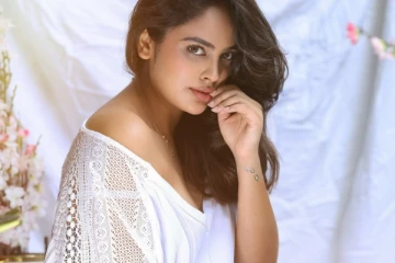 கிளாமர் காட்டும் நடிகை நந்திதா.. லேட்டஸ்ட் புகைப்படங்கள் இதோ