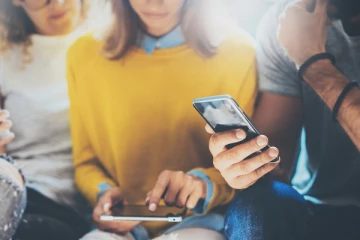 யுவதிக்கு அந்தரங்கத்தை காண்பித்து குறுந்தகவல்; அனுப்பியவருக்கு நேர்ந்த கதி!