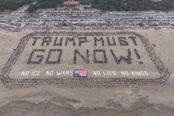 அமெரிக்க வரலாற்றில் மிகப்பெரிய அஹிம்சைப் போராட்டம் ; ஒரே நாளில் 3,300 இடங்களில் டிரம்ப் மீது கடும் எதிர்ப்பு