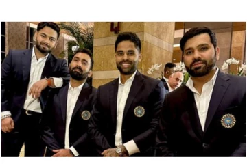 வாவ்... மாஸா போஸ் கொடுத்த இந்திய கிரிக்கெட் வீரர்கள்...குஷியான ரசிகர்கள்... - வைரல் புகைப்படம்