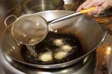 நாம் எந்த மாதிரியான எண்ணெய்களை சாப்பிட வேண்டும் தெரியுமா?