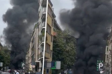 இத்தாலியில் வெடிப்புச் சம்பவம்; தீப்பற்றிய வாகனங்கள்