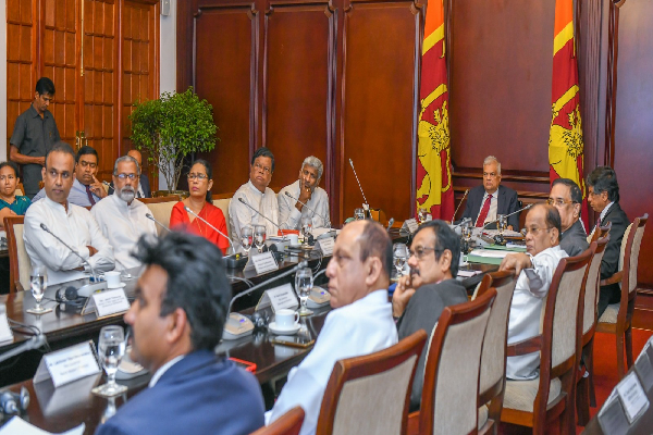 "தேசிய பௌதீக திட்டமிடற் கொள்கை வரைவு - 2048" அதிபரிடம் கையளிப்பு | National Physical Planning Policy Draft 2048