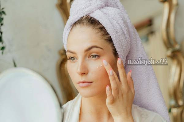 பெண்களே இதை மட்டும் செய்யாதீங்க.. மாதவிடாய் இரத்தத்தில் Face pack | Menstrual Blood Facials Period Blood Skincare பெண்களே இதை மட்டும் செய்யாதீங்க.. மாதவிடாய் இரத்தத்தில் Face pack | Menstrual Blood Facials Period Blood Skincare