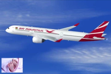 பிறந்து 8 நாட்களேயான குழந்தை.,நடுவானில் விமான பயணத்தில் உயிரிழந்த துயரம்