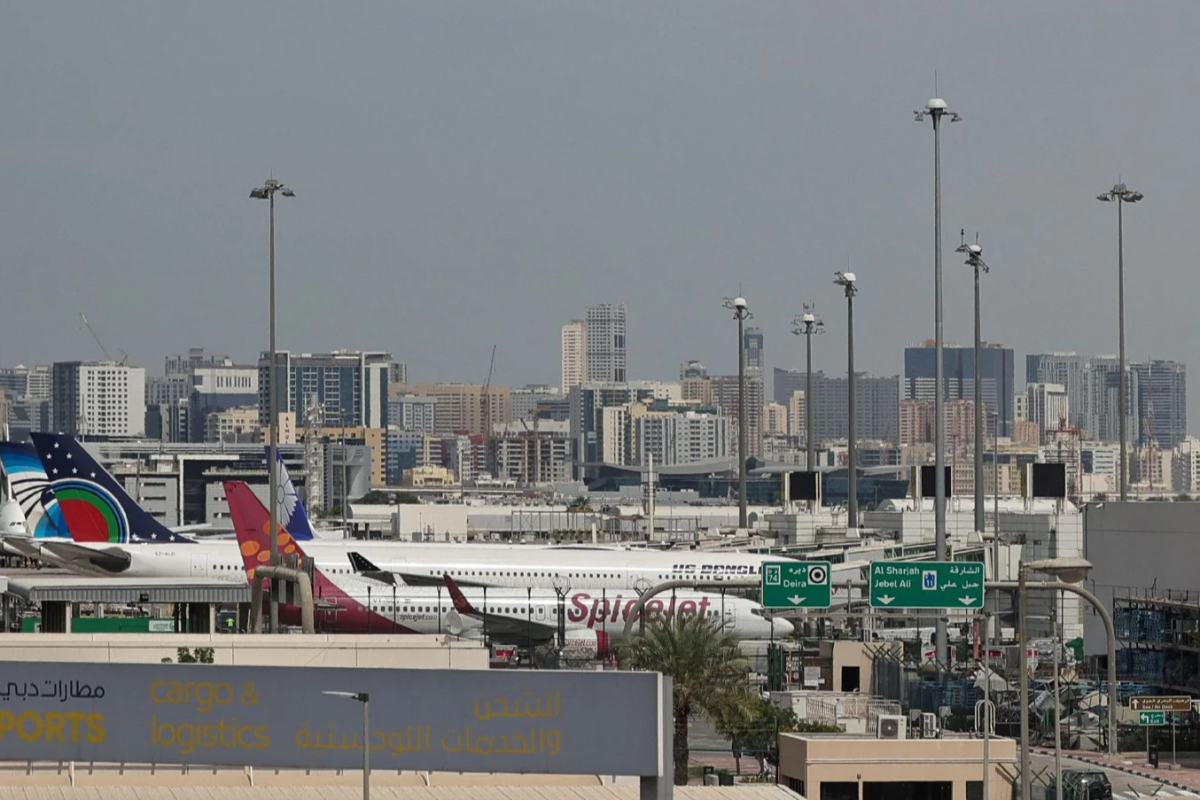 துபாயில் விமான நிலையம் மற்றும் துறைமுகப் பகுதிகளில் ட்ரோன் தாக்குதல் ; மத்திய கிழக்கில் பெரும் பதற்றநிலை | Drone Attacks On Airport And Port Areas In Dubai