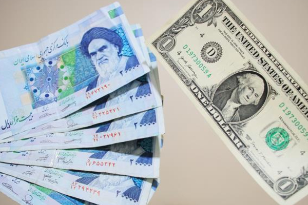 கூடுதல் வரிகளை விதிக்கும் நிர்வாக உத்தரவில் கையெழுத்திட்டார் ட்ரம்ப் | Trump Signs Executive Imposing Additional Tax