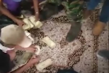 ஜனாதிபதி மாளிகையில் மீட்கப்பட்ட பெருந்தொகை பணத்தை எண்ணிய நபர் கைது