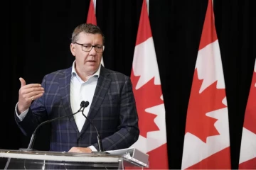 சிறுவர்களுக்கு சமூக ஊடகத் தடை? கனடாவில் புதிய விவாதம் தீவிரம்