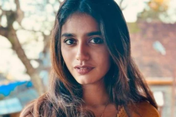 படு கவர்ச்சியான உடையில் பிரியா வாரியர்.. வாய்பிளக்கும் இளசுகள்