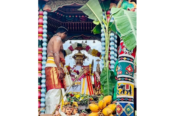 வரலாற்று சிறப்பு மிக்க யாழ் செல்வ சந்நிதி ஆலயத்தில்  இன்று மிக சிறப்பாக இடம்பெற்ற தேர்த்திருவிழா (Photos) | Jaffna Selva Sannidhi Temple Festival