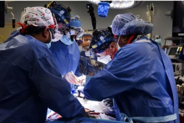 தடுப்பூசி போடாத நோயாளிக்கு இதய மாற்று அறுவை சிகிச்சை செய்ய மறுத்த வைத்தியசாலை