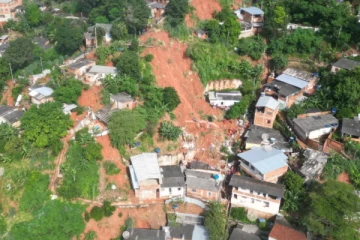 பிரேசில் நிலச்சரிவில் 10 பேர் உயிரிழப்பு