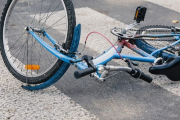 சையிக்கிளில் பயணித்த சிறுவனின் உயிரை பறித்த லொறி | Lorry Kills Boy Riding Bicycle Galle Road