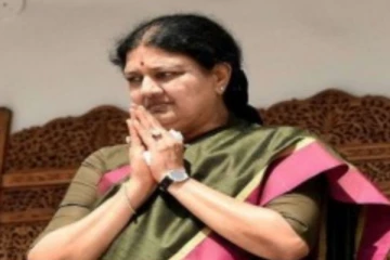 அரசியலில் இருந்து விலகுவதாக திடீரென அறிக்கை வெளியிட்ட சசிகலா