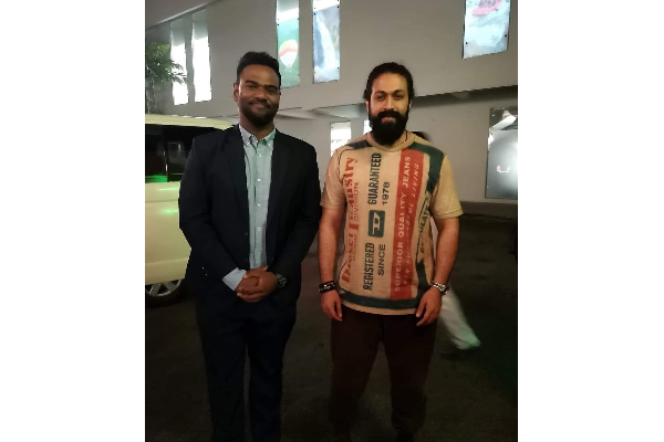 சினிமாப் பிரியர்களை கவர்ந்த, KGF நாயகன் இலங்கையில்!(Photos) | Attracting Movie Lovers Kgf Hero In Sri Lanka