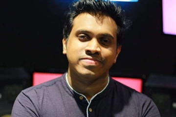 "..වැඩ කරන අපේ විරුවා.." ගීතයේ නිර්මාතෘ සමාව ඉල්ලයි..(VIDEO)