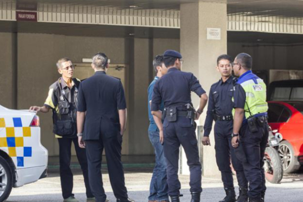 வெளிநாடொன்றில் அடுக்குமாடிக் குடியிருப்பில் இருந்து விழுந்த இலங்கை இளைஞன் மரணம் | Sri Lankan Man Dies After Fall Ninth Floor Of Kl வெளிநாடொன்றில் அடுக்குமாடிக் குடியிருப்பில் இருந்து விழுந்த இலங்கை இளைஞன் மரணம் | Sri Lankan Man Dies After Fall Ninth Floor Of Kl