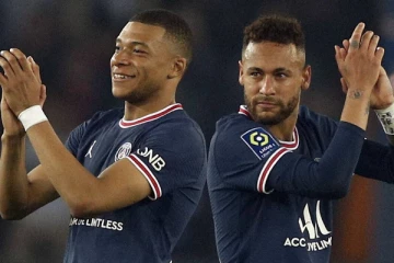 அவருடன் விளையாடுவது நரகம் - வீரர்களுக்கு அலெர்ட் கொடுத்த நெய்மர்