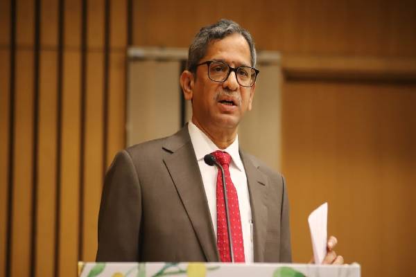 நாங்க பாத்துகிட்டுதான் இருக்கோம்..தி.மு.க. தான் அறிவாளியான கட்சியா? : கொந்தளித்த தலைமை நீதிபதி ரமணா | Dmk Dont Think Intelligent Party Supreme Court நாங்க பாத்துகிட்டுதான் இருக்கோம்..தி.மு.க. தான் அறிவாளியான கட்சியா? : கொந்தளித்த தலைமை நீதிபதி ரமணா | Dmk Dont Think Intelligent Party Supreme Court