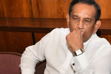 ஓடி ஒழியும் ராஜித சேனாரத்ன ; சொத்துக்களை பறிமுதல் செய்யவுள்ளதாக தகவல்