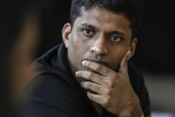 இந்தியத் தொழிலதிபர் ஒருவருக்கு ரூ 9,500 கோடி அபராதம் விதித்த அமெரிக்க நீதிமன்றம் | Byju Raveendran Ordered To Pay