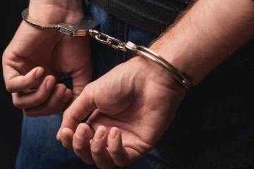 போலி சாரதி அனுமதிப்பத்திரம் தயாரித்த மூவர் கைது