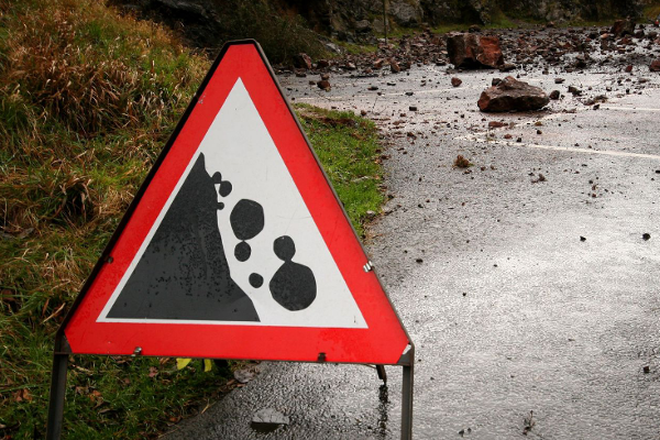 மண்சரிவு அபாய முன்னெச்சரிக்கை தொடர்ந்தும் நீடிப்பு | Sri Lanka Land Slide Warning Today