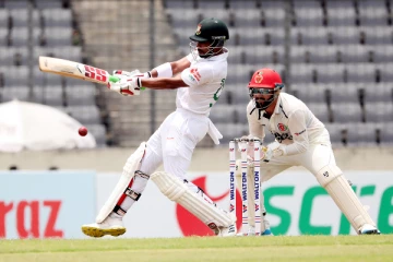 ஆப்கானை கதிகலங்க வைத்த வீரர்: 18 பவுண்டரிகளுடன் அபார சதம் விளாசல்