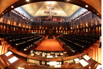 නව අගමැති කවුද? අලුත් නමක් කැරකෙයි..