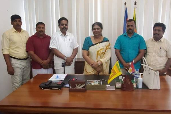 பிள்ளையையும் கிள்ளி தொட்டிலையும் ஆட்டும் தமிழ் அரசியல்வாதிகள்: வர்த்தகர்கள் கடும் விசனம்! | Karachchi Rent Charge Of Service Market Increase