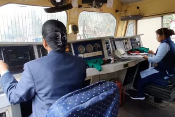 ரயில் ஓட்டும் லோகோ பைலட் சம்பளம் எவ்வளவு தெரியுமா? இவ்வளவு கஷ்டமா?