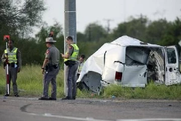 அகதிகள் சிற்றுந்து விபத்தில் 10 பேர் பலி