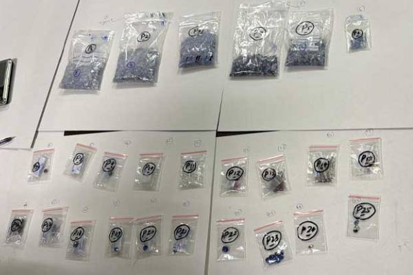 கட்டுநாயக்கவில் கைப்பற்றப்பட்ட பெருந்தொகையிலான இரத்தினக் கற்கள் | Gemstones To Be Smuggled Into Thailand Captured