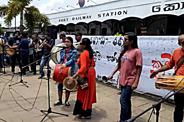கொழும்பில்   பல்கலைக்கழக மாணவர்கள் ஆர்ப்பாட்டம் | University Students Protest In Colombo