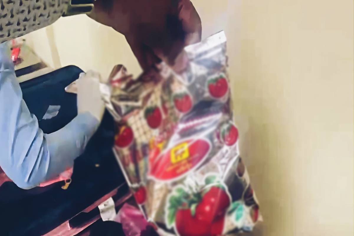 கட்டுநாயக்க விமான நிலையத்தில் கைதான வெளிநாட்டவர்கள்! சூட்சுமமான முறையில் கடத்தல் | Kush Drugs Worth Rs 60 Million Recovered