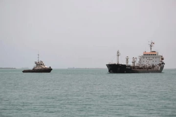 செங்கடலில் சென்ற கப்பல் மீது தாக்குதல்