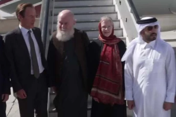 ஆப்கானிஸ்தானில் 7 மாதங்கள் சிறையில் இருந்த பிரிட்டன் தம்பதி விடுதலை; கண்ணீரில் உறவுகள்