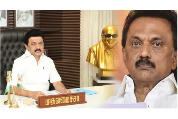 விமானத்தில் அலுவல் குறிப்புகளை படித்தபடியே பயணம் செய்த முதலமைச்சர் மு.க.ஸ்டாலின் - வைரலாகும் புகைப்படம்