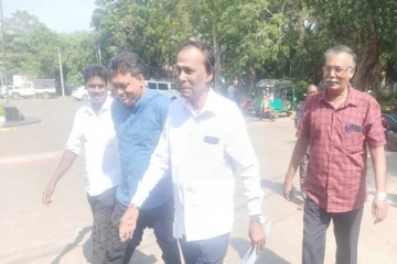 வவுனியா தேர்தலுக்காக கட்டுப்பணம் செலுத்திய ஜனநாயக தமிழ் தேசிய கூட்டமைப்பு!