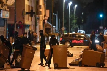 வெளிநாடொன்றில் இரு குழுக்களுக்கு இடையே துப்பாக்கிச்சூடு! 5 பேர் பலி