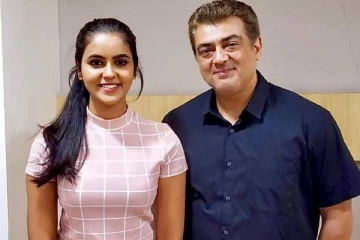 LIKE-க்காக இப்படியா? முத்தம் கேட்டு புகைப்படத்தை வெளியிட்ட அஜித் பட நடிகை..